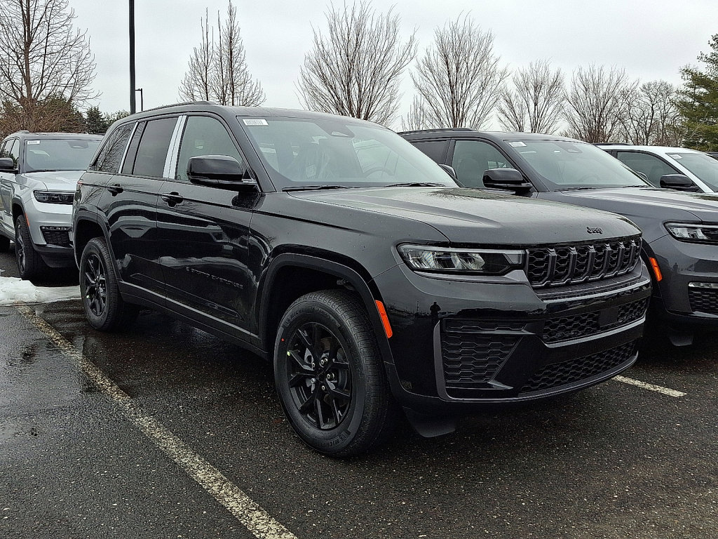 New 2026 Jeep Grand Cherokee Laredo image 3
