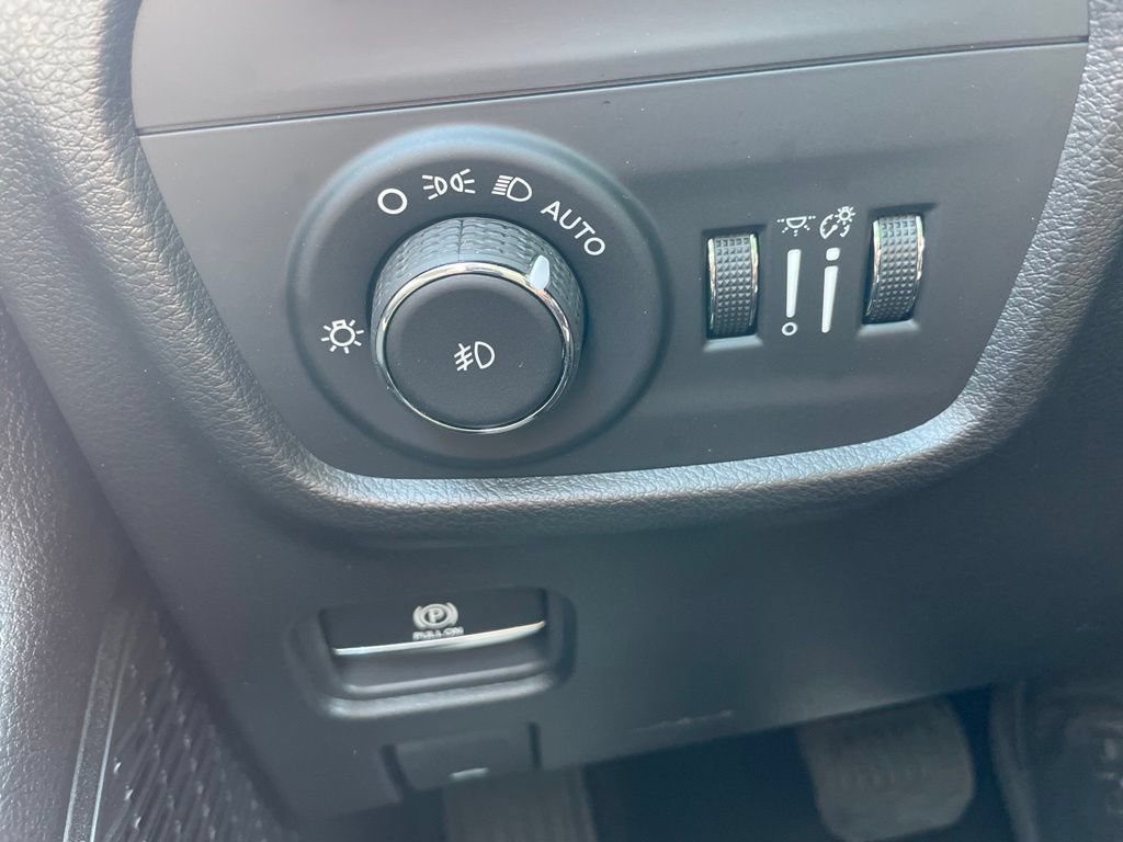 New 2026 Jeep Grand Cherokee Limited w/ Luxury Tech Group II RWD image 25