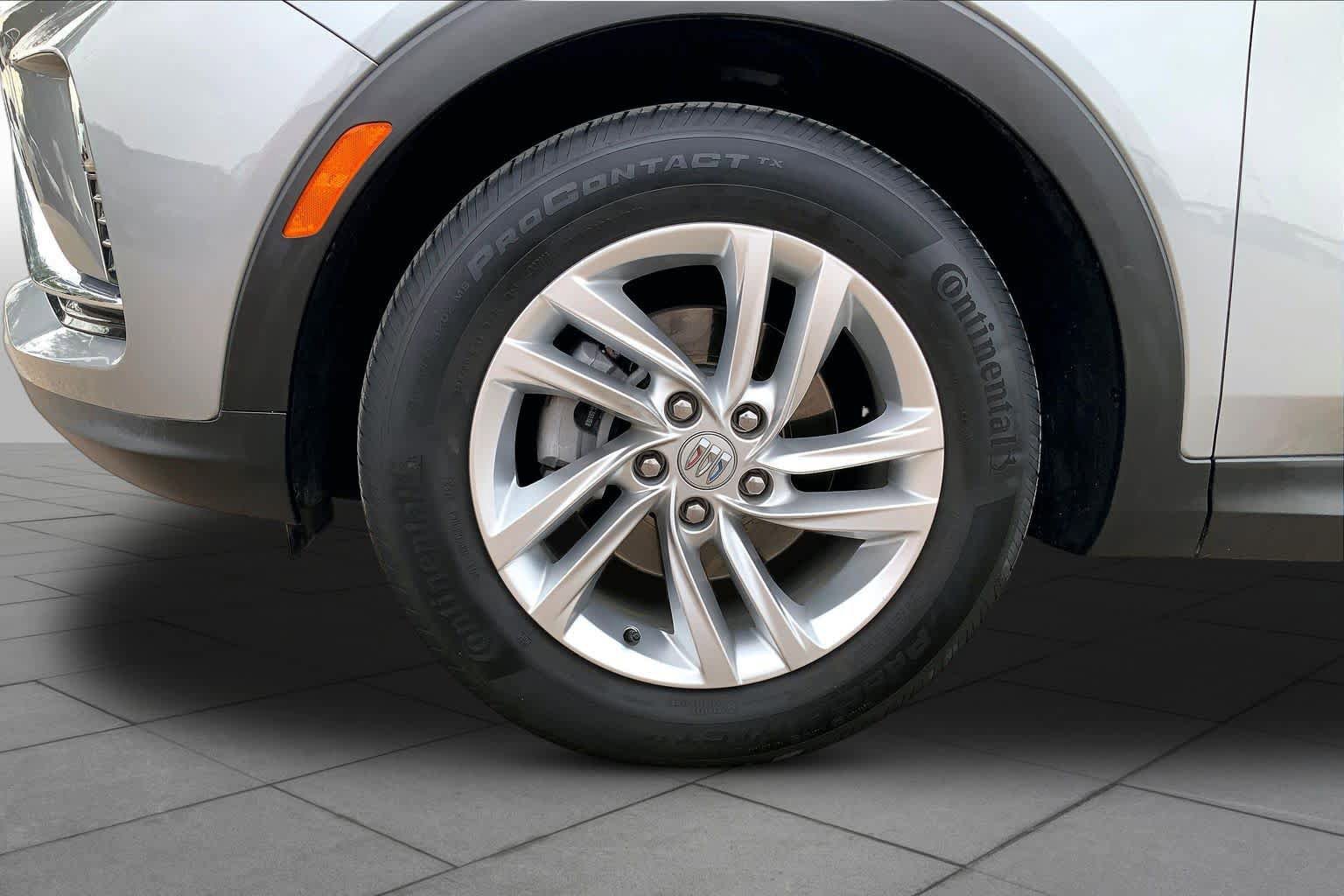 Used 2024 Buick Envista Preferred w/ Convenience I Package FWD image 11