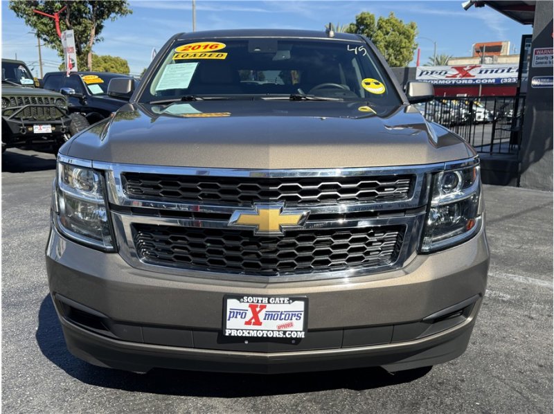 Used 2016 Chevrolet Suburban LT image 2