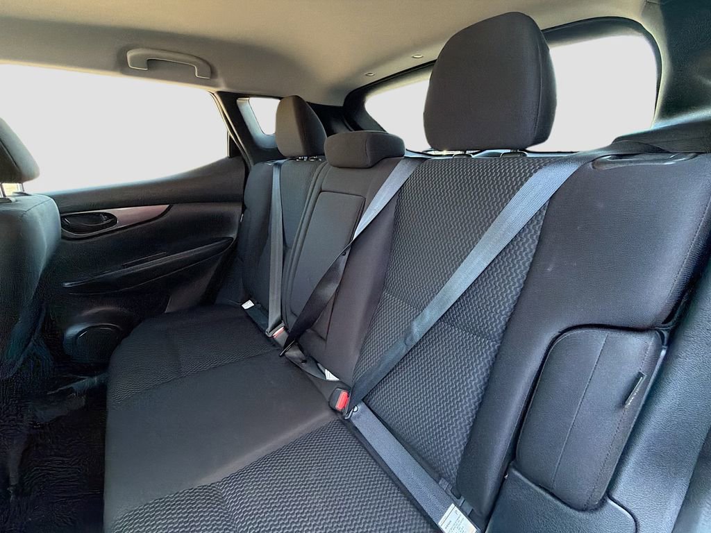 Used 2021 Nissan Rogue Sport S image 22