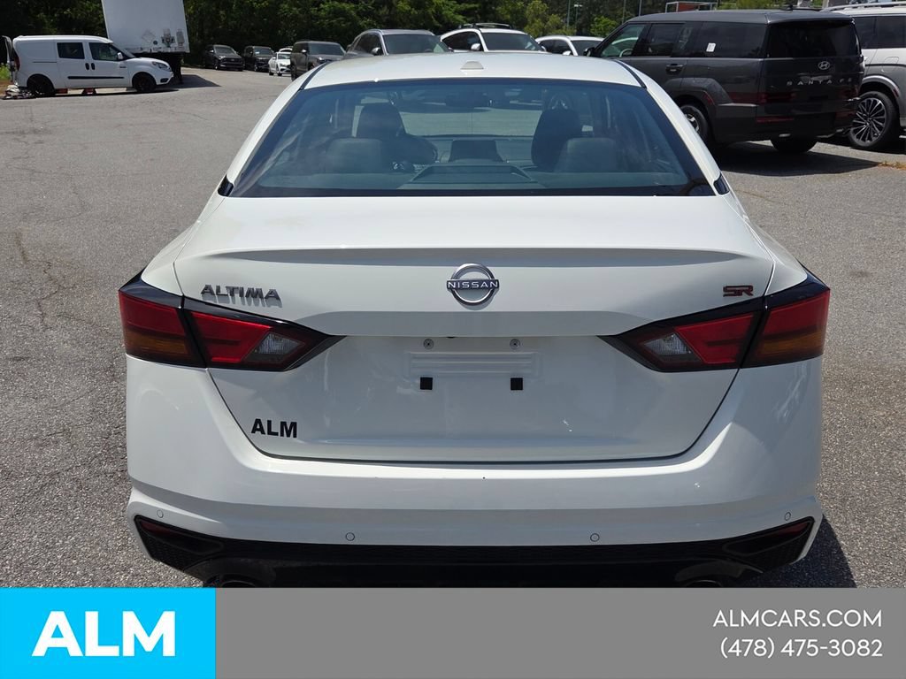 Used 2025 Nissan Altima 2.5 SR FWD image 12