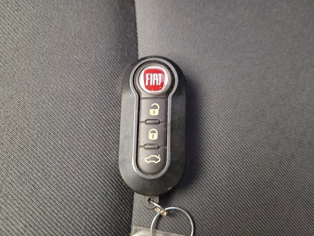 Used 2015 FIAT 500 Pop FWD image 32