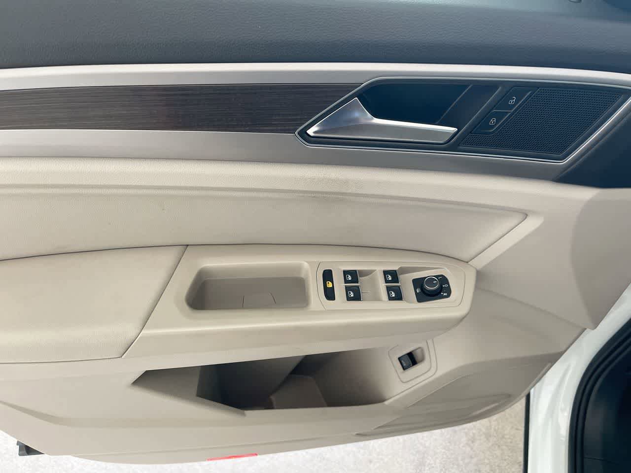Used 2019 Volkswagen Atlas SE w/ Panoramic Sunroof Package AWD/4WD image 13