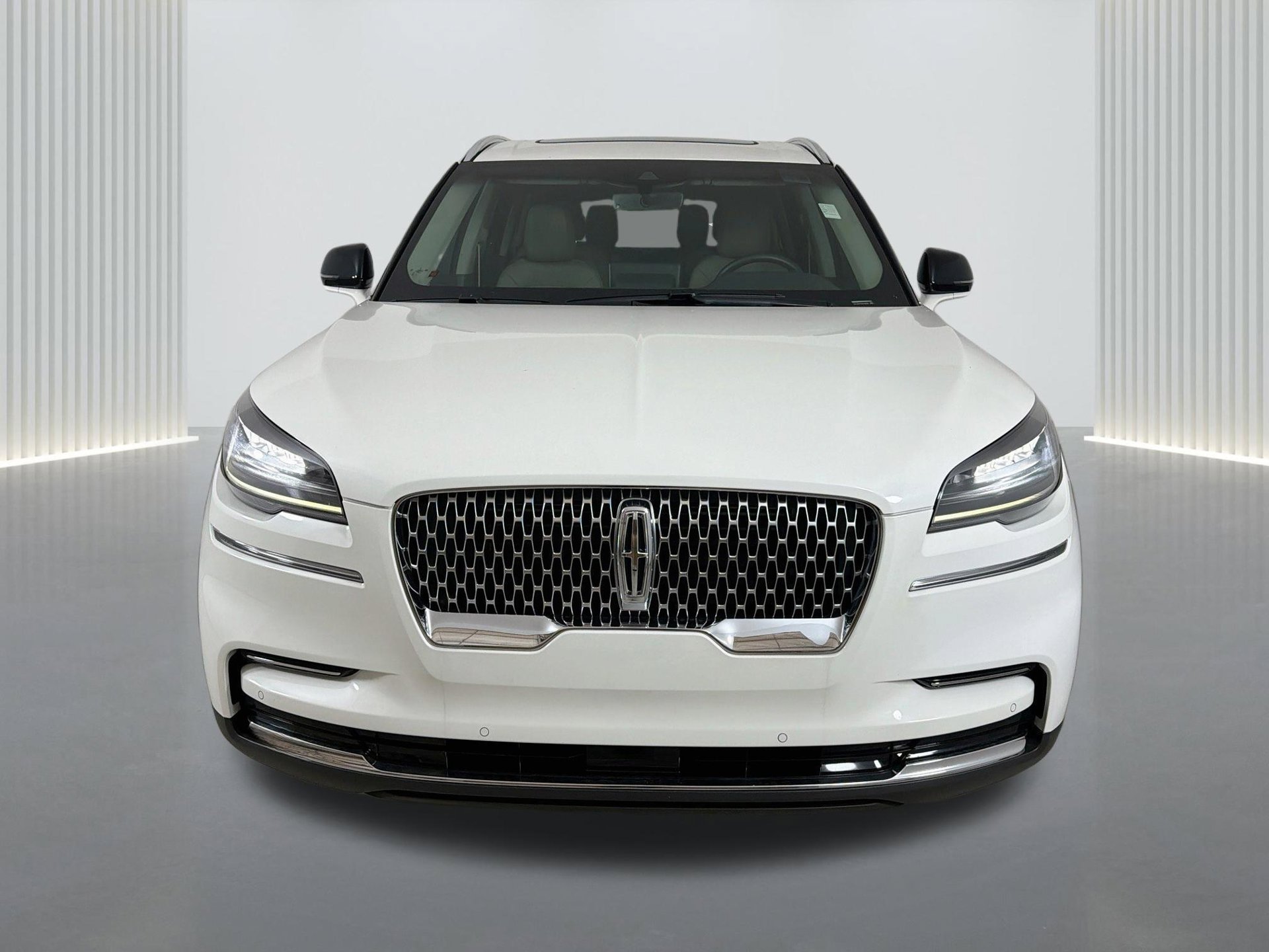 Used 2023 Lincoln Aviator 2WD w/ Premium Package image 8