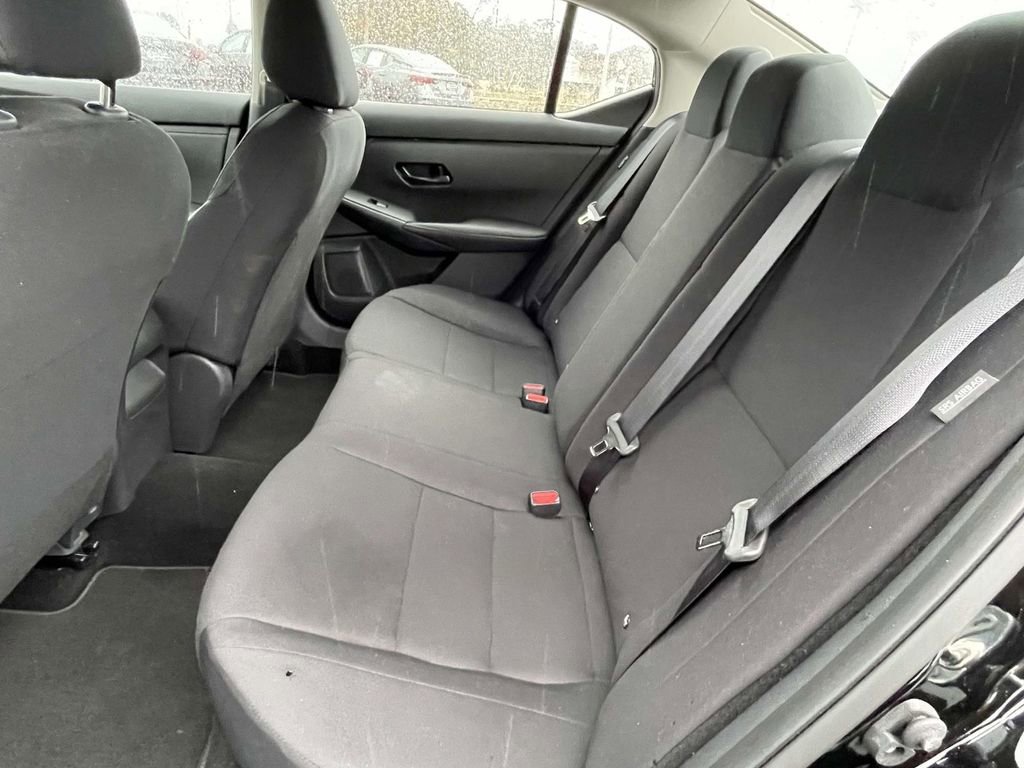 Used 2025 Nissan Sentra S image 9