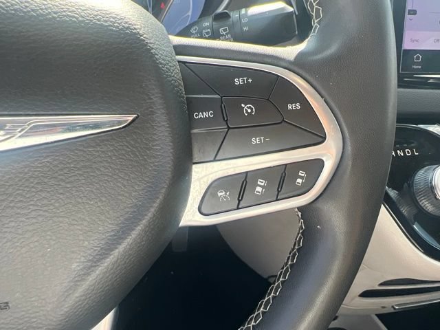 Used 2022 Chrysler Pacifica Touring-L FWD image 14