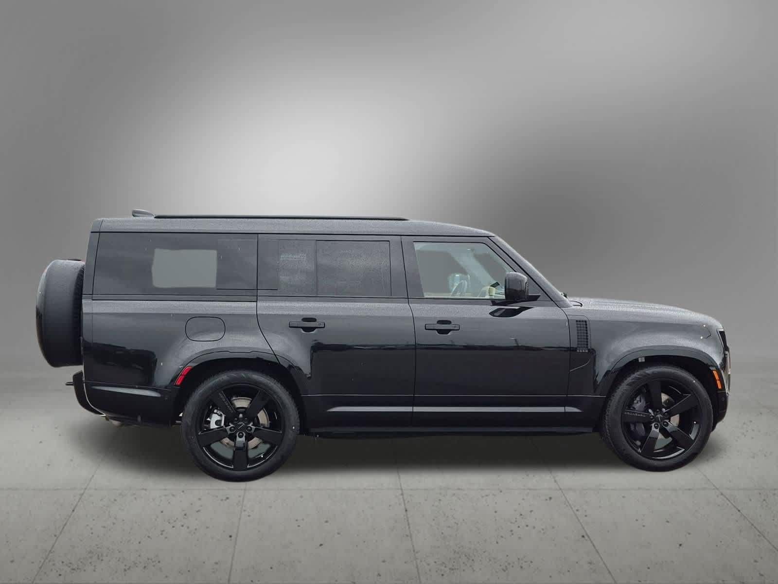 New 2026 Land Rover Defender 130 X-Dynamic SE AWD/4WD image 7