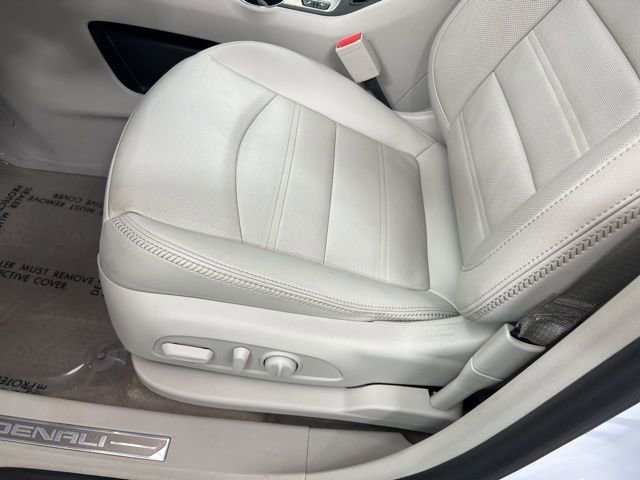 Used 2024 GMC Terrain Denali w/ Denali Premium Package image 15