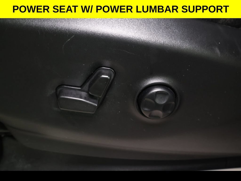 Used 2023 Chrysler Pacifica Touring-L FWD image 5