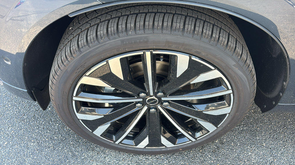 New 2027 Volvo XC60 B5 Ultra AWD/4WD image 30