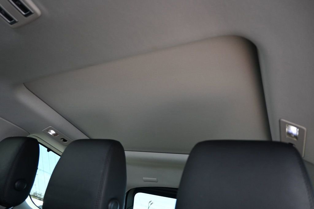 Used 2018 Land Rover Discovery SE image 22