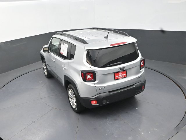 Used 2017 Jeep Renegade Latitude w/ Cold Weather Group AWD/4WD image 27