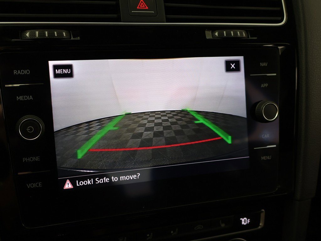 Used 2018 Volkswagen Golf R 4-Door image 48