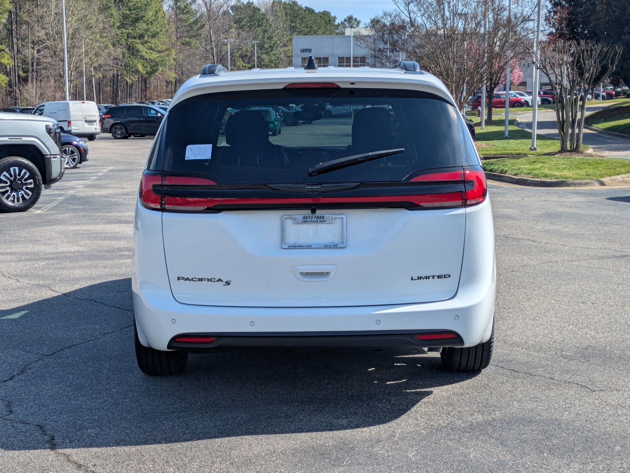 New 2026 Chrysler Pacifica Limited image 6