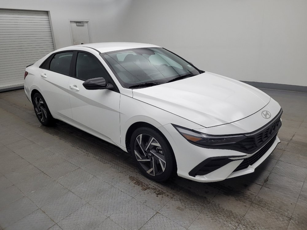 Used 2025 Hyundai Elantra Sport image 11