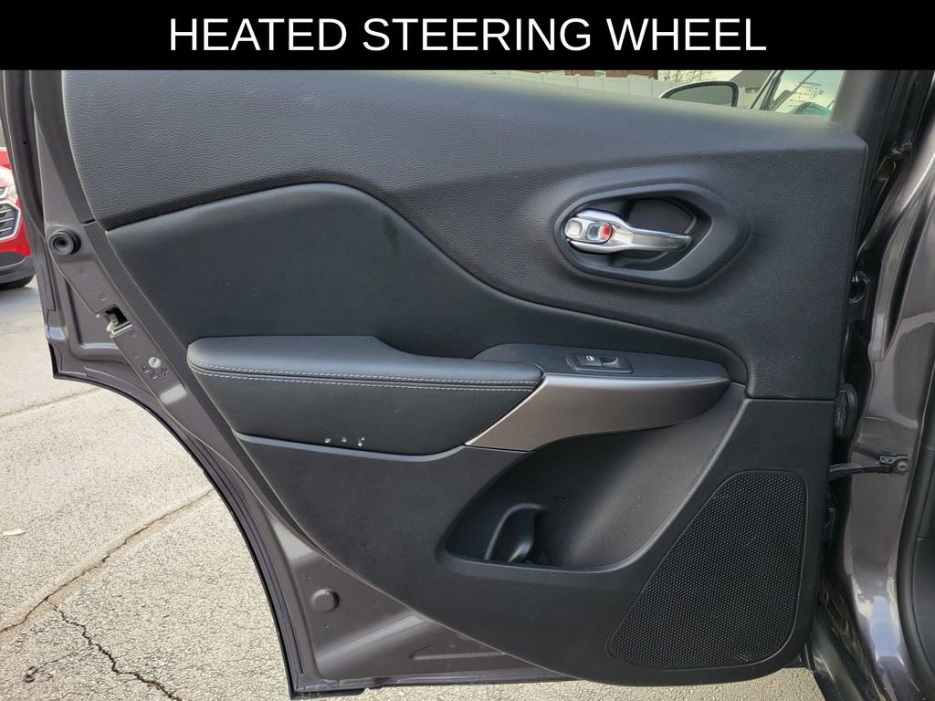 Used 2020 Jeep Cherokee Latitude Plus w/ Comfort/Convenience Group image 14