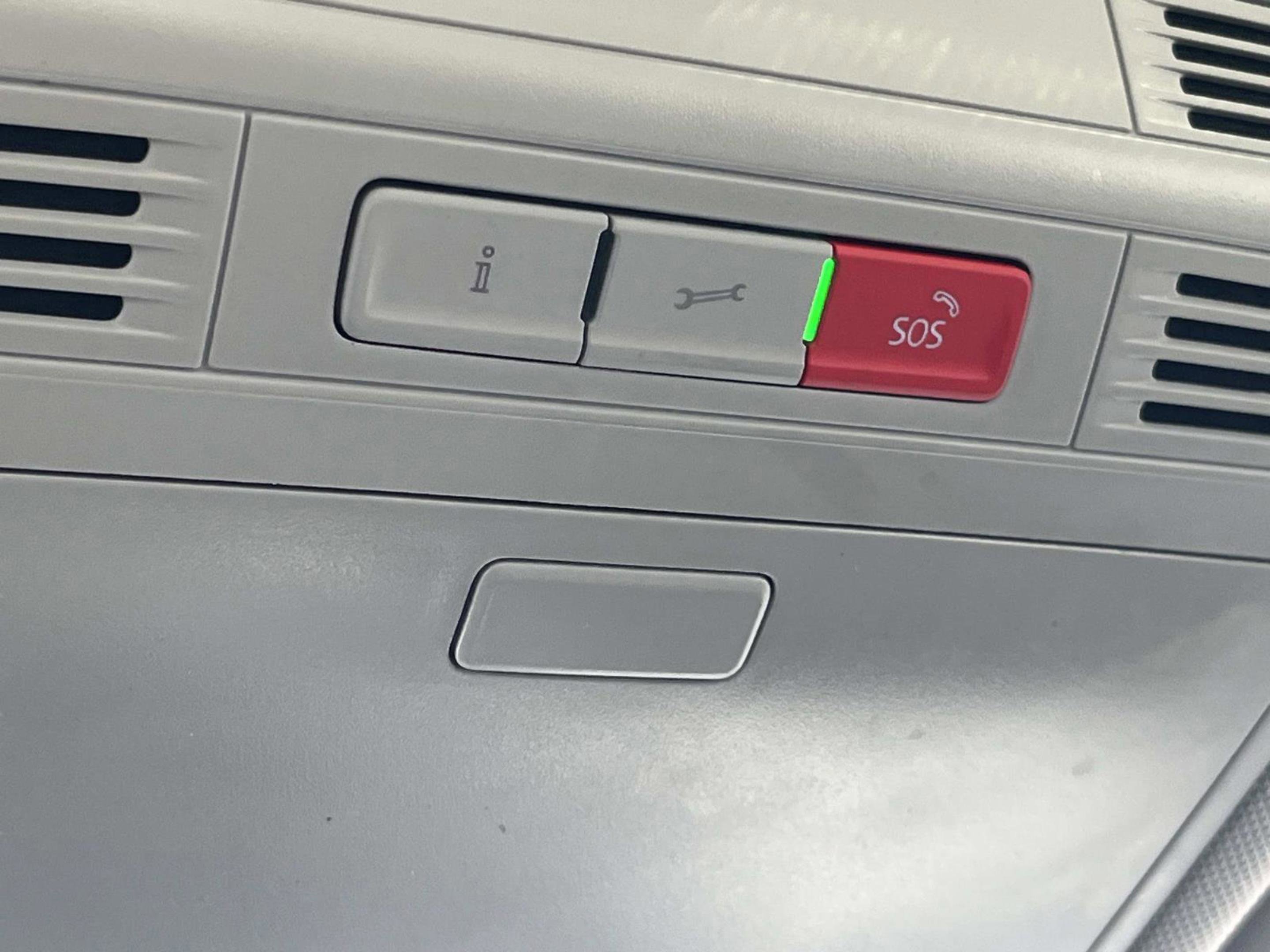 Used 2025 Volkswagen Jetta SE image 35