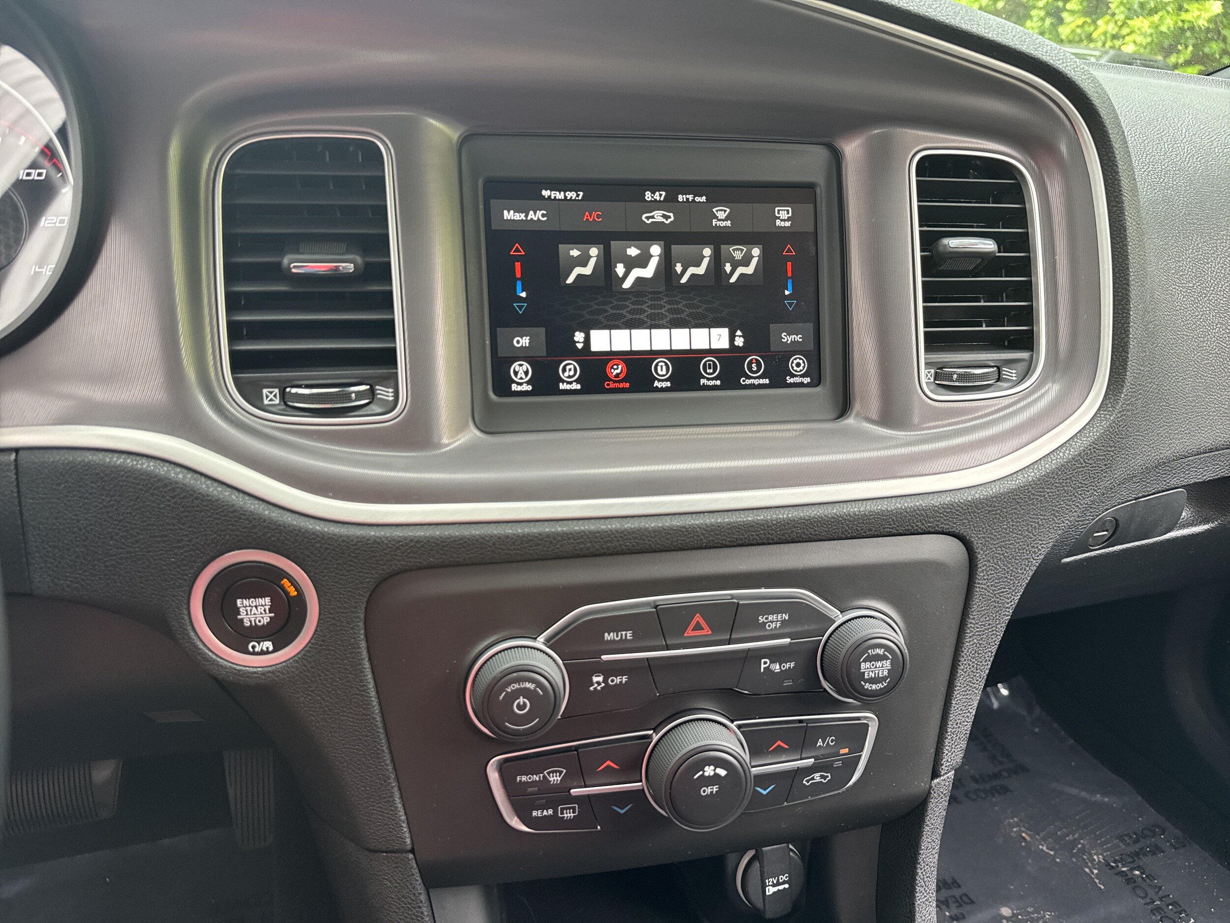 Used 2022 Dodge Charger SXT RWD image 15