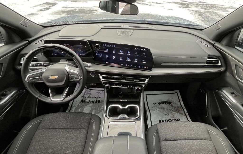 Used 2024 Chevrolet Traverse LT w/ Enhanced Driving Package image 11