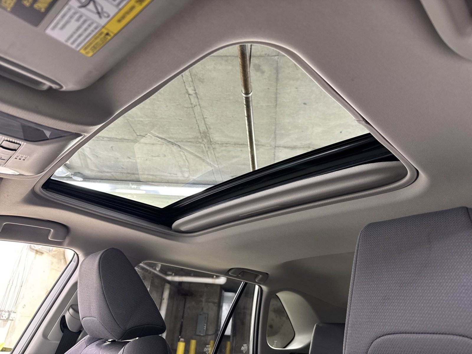 Used 2019 Toyota RAV4 XLE w/ Convenience Package image 28