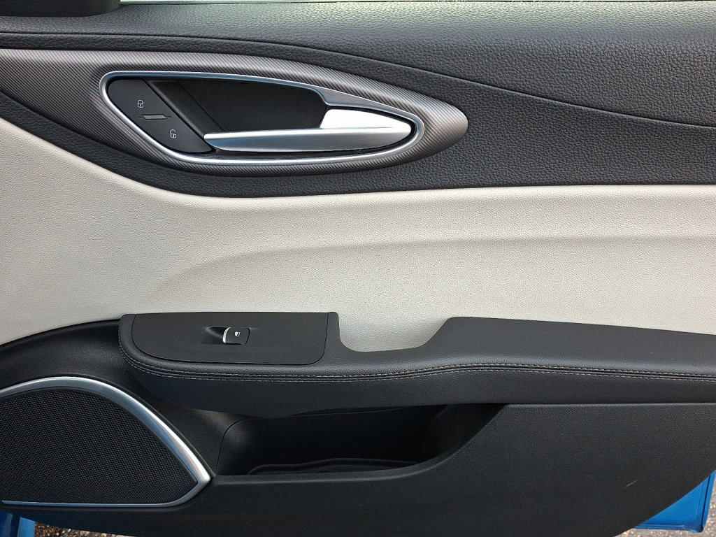 Used 2020 Alfa Romeo Giulia Ti Sport w/ Quick Order Package 22S Sport image 10