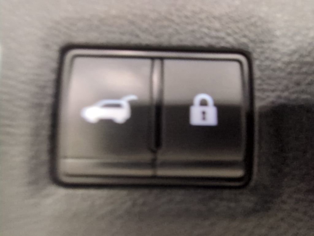 Used 2023 INFINITI QX50 Sport image 36