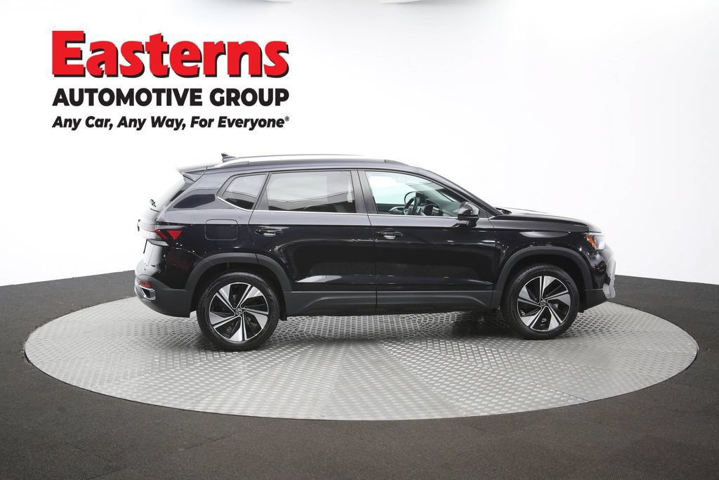Used 2025 Volkswagen Taos SE AWD/4WD image 44