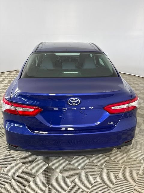 Used 2018 Toyota Camry LE FWD image 7