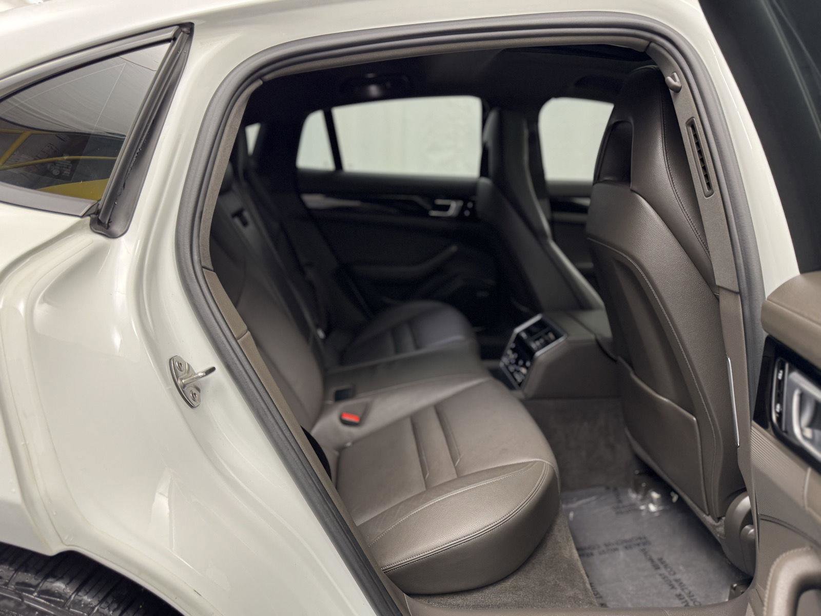Used 2019 Porsche Panamera 4 image 29