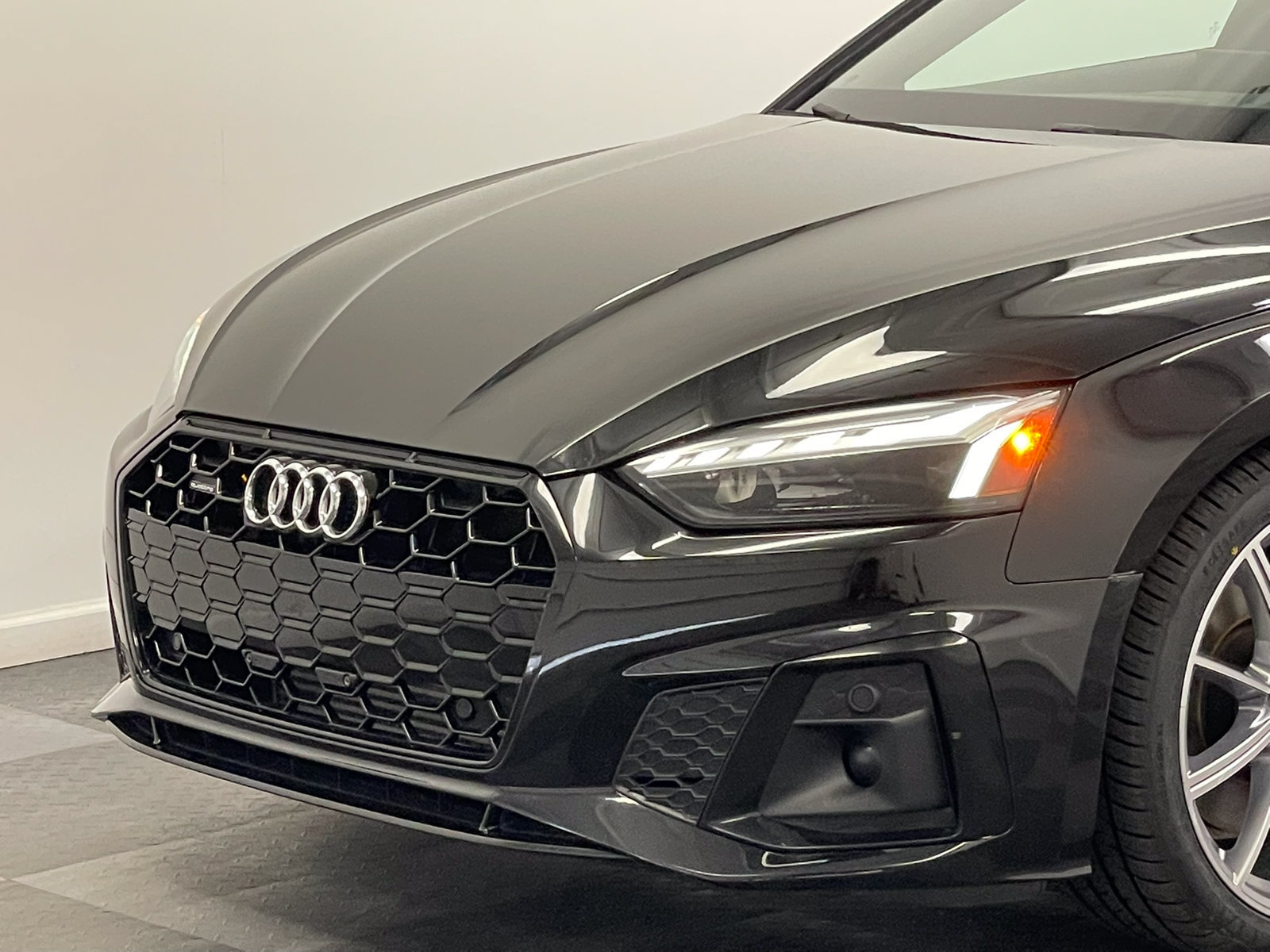 Used 2025 Audi A5 2.0T Premium AWD/4WD image 2