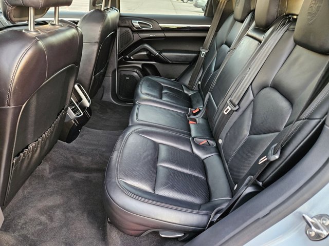 Used 2017 Porsche Cayenne Platinum Edition AWD/4WD image 19