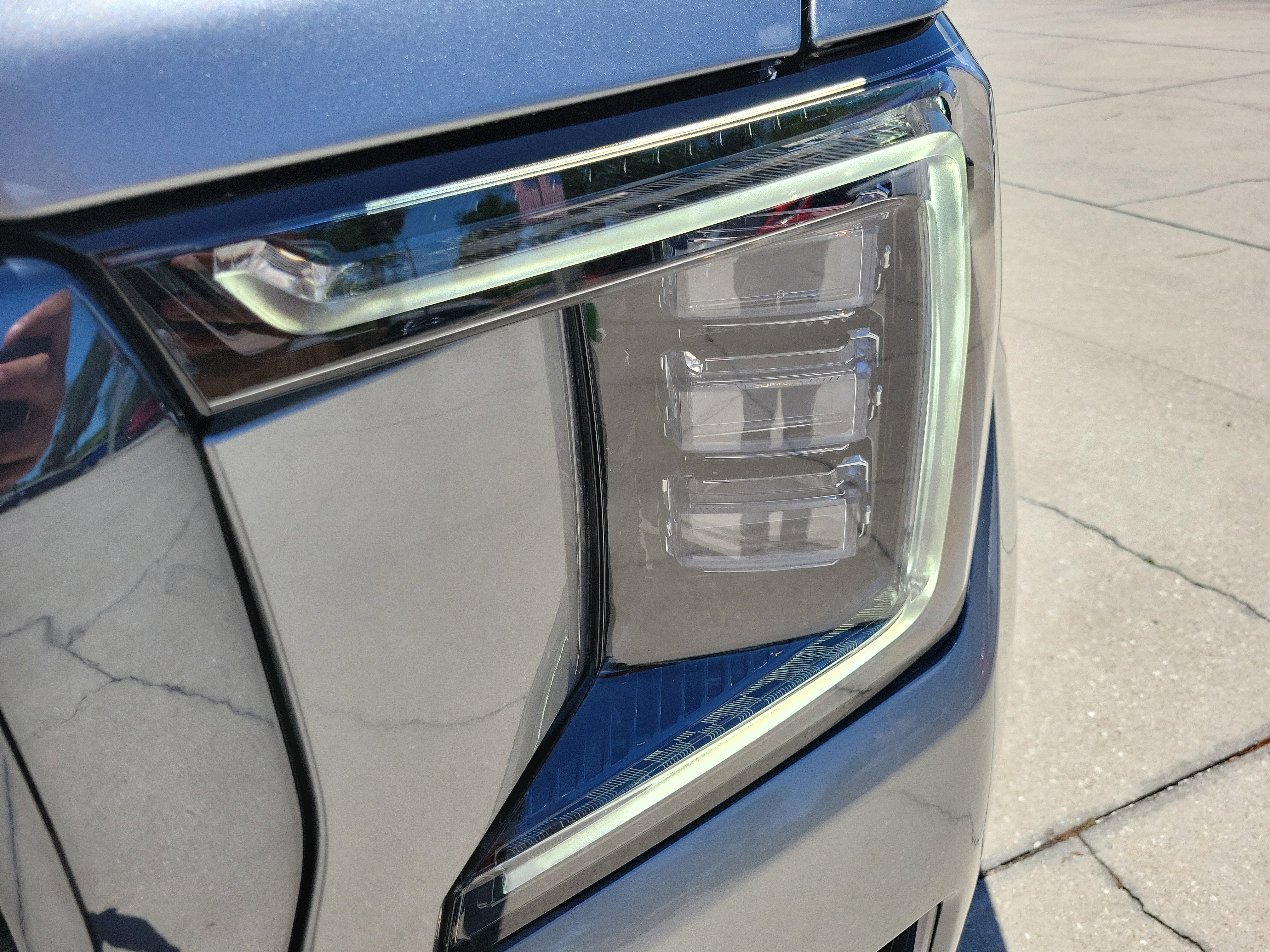 Used 2023 GMC Yukon Denali Ultimate AWD/4WD image 9