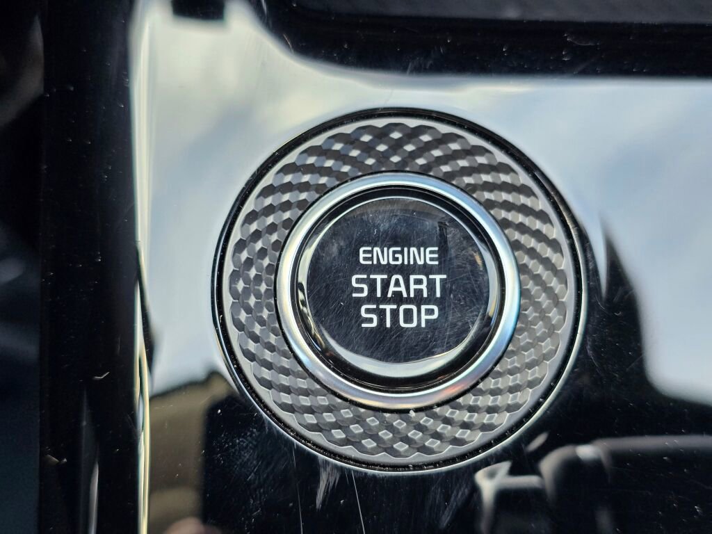 Used 2024 Kia Niro EX Touring image 37