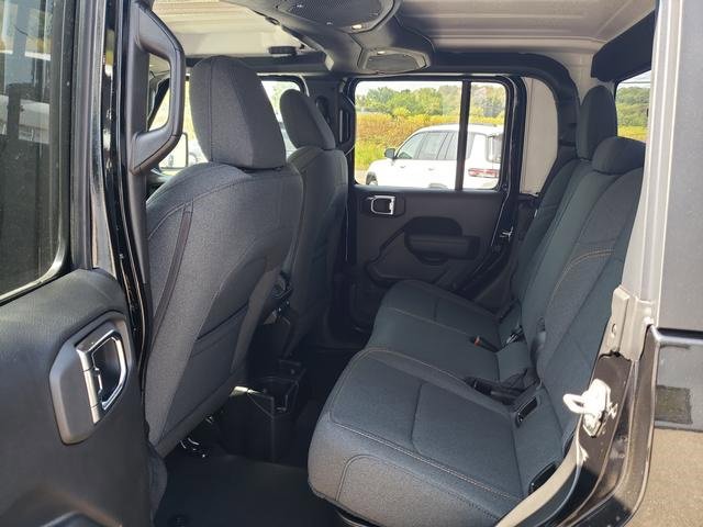 New 2025 Jeep Gladiator Willys image 14