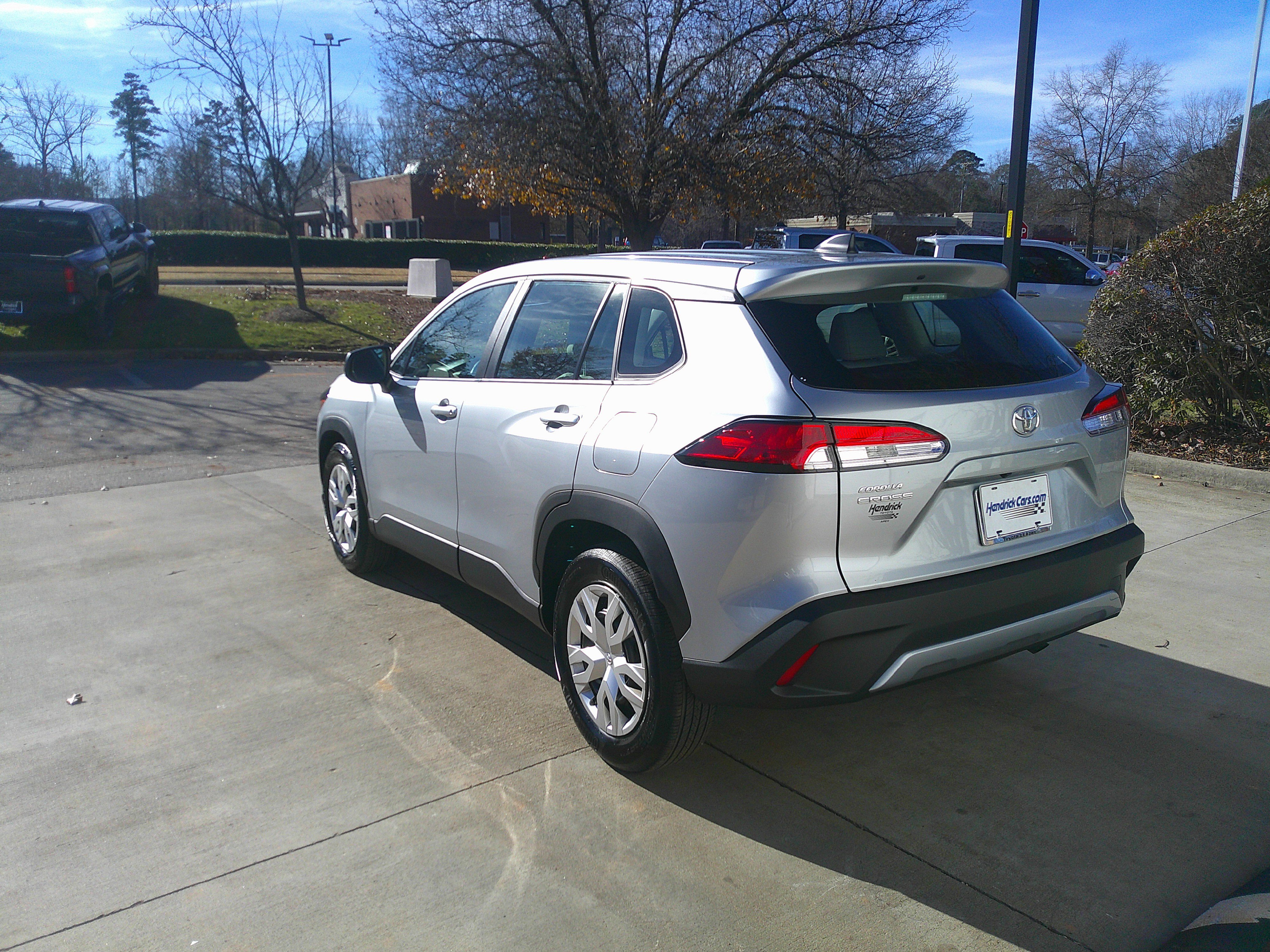 Used 2025 Toyota Corolla Cross L image 9