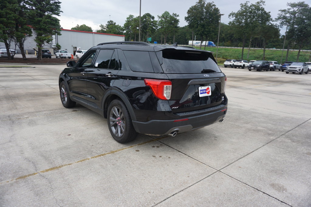 Used 2021 Ford Explorer XLT w/ Equipment Group 202A RWD image 21