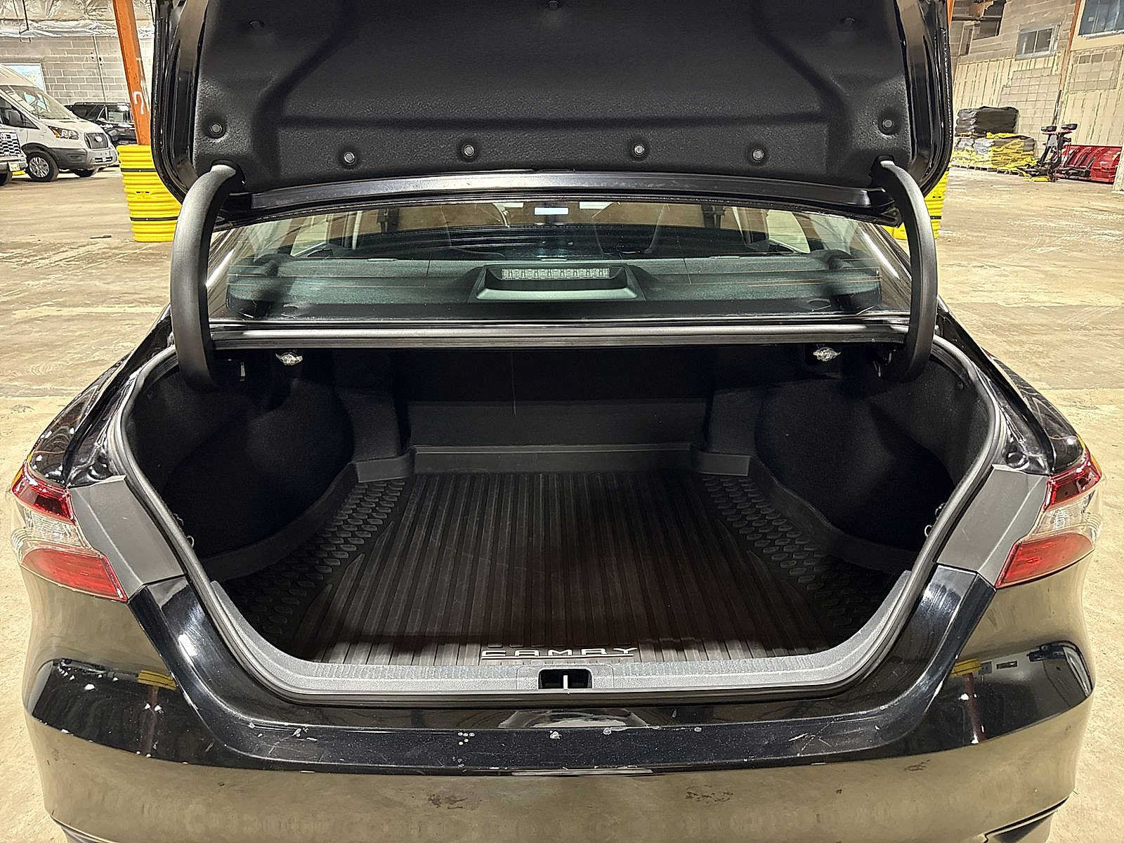 Certified 2022 Toyota Camry LE FWD image 11