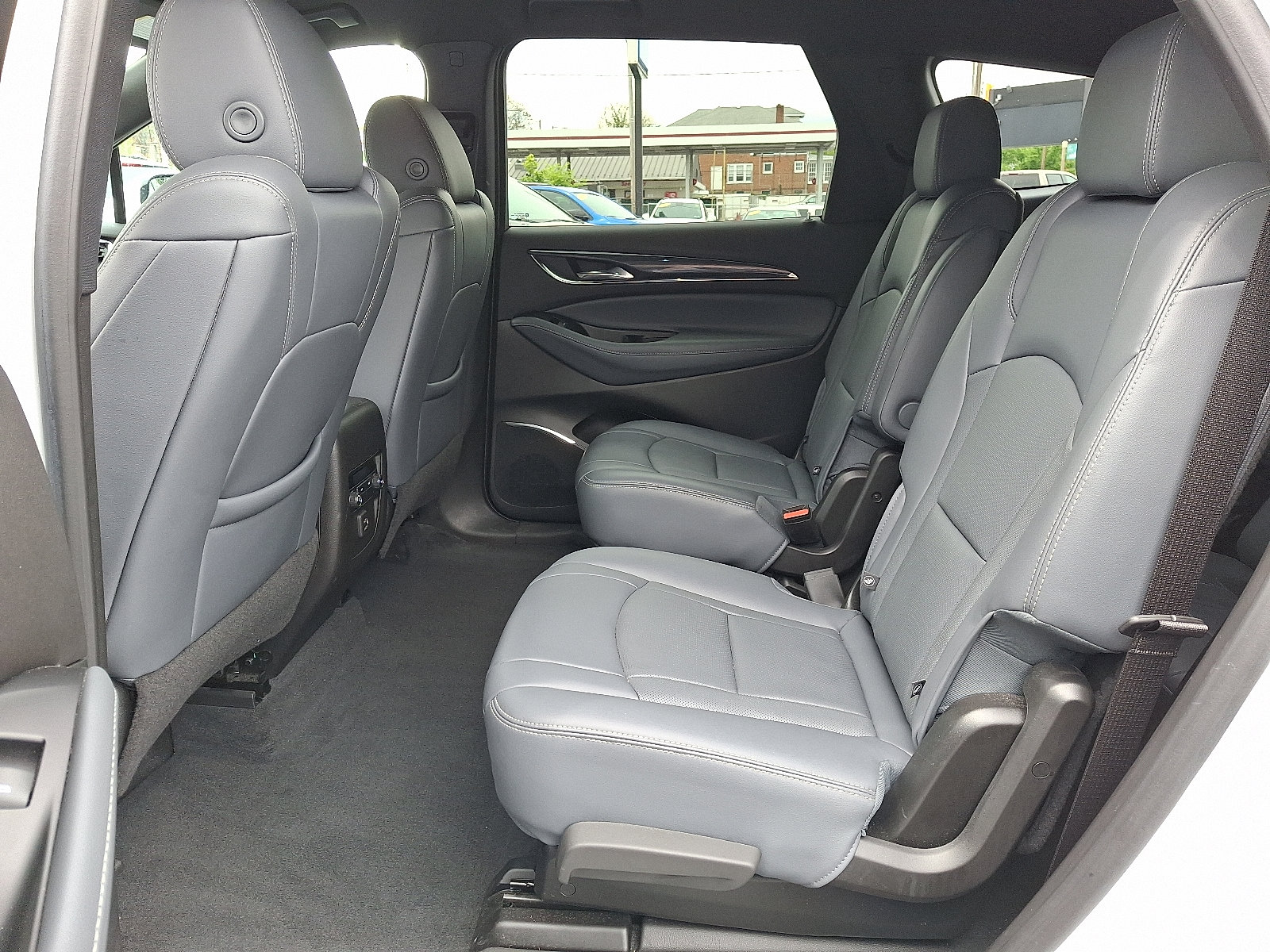 Used 2023 Buick Enclave Essence AWD/4WD image 11