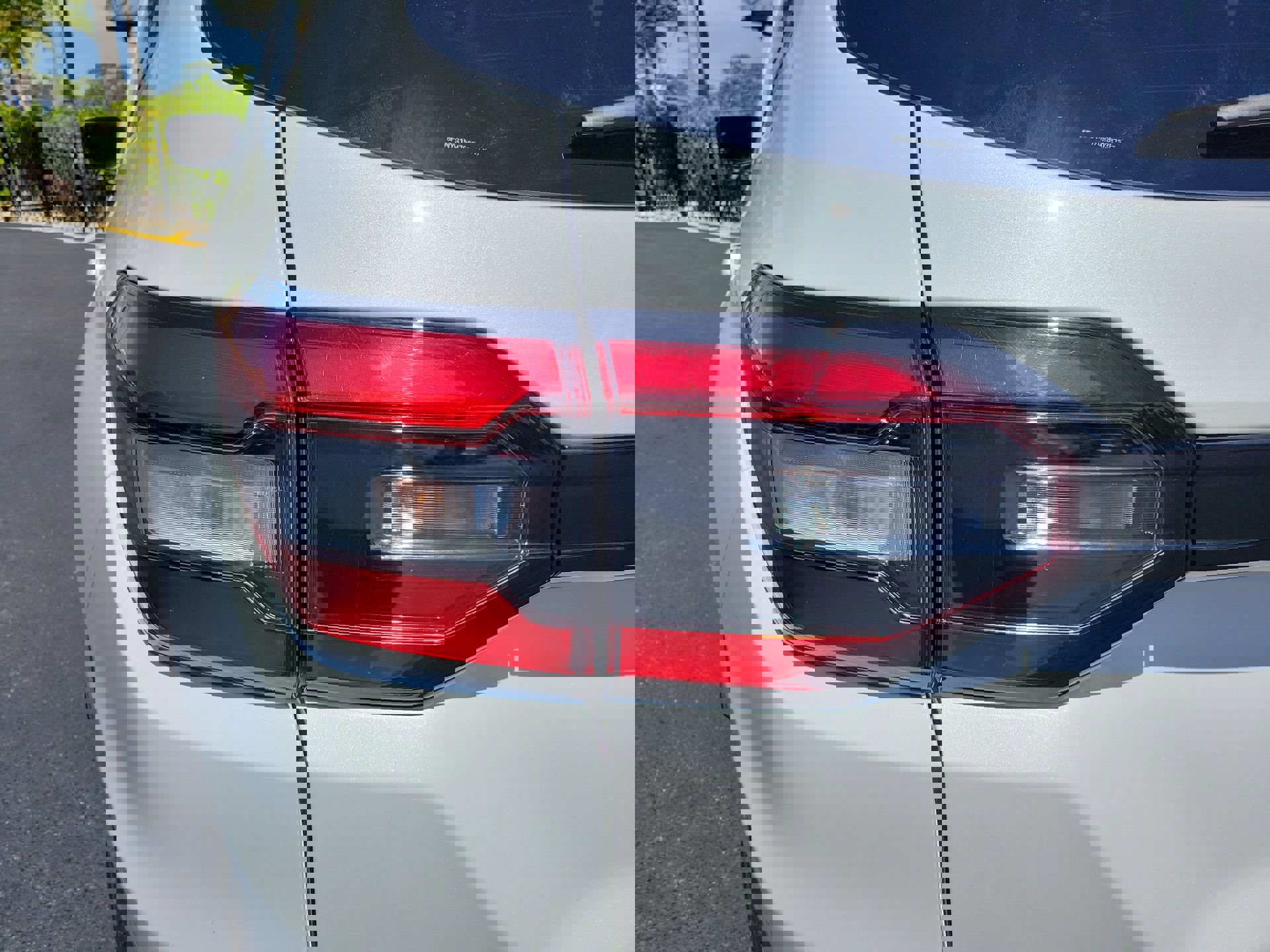 Used 2025 Honda Pilot Touring image 11