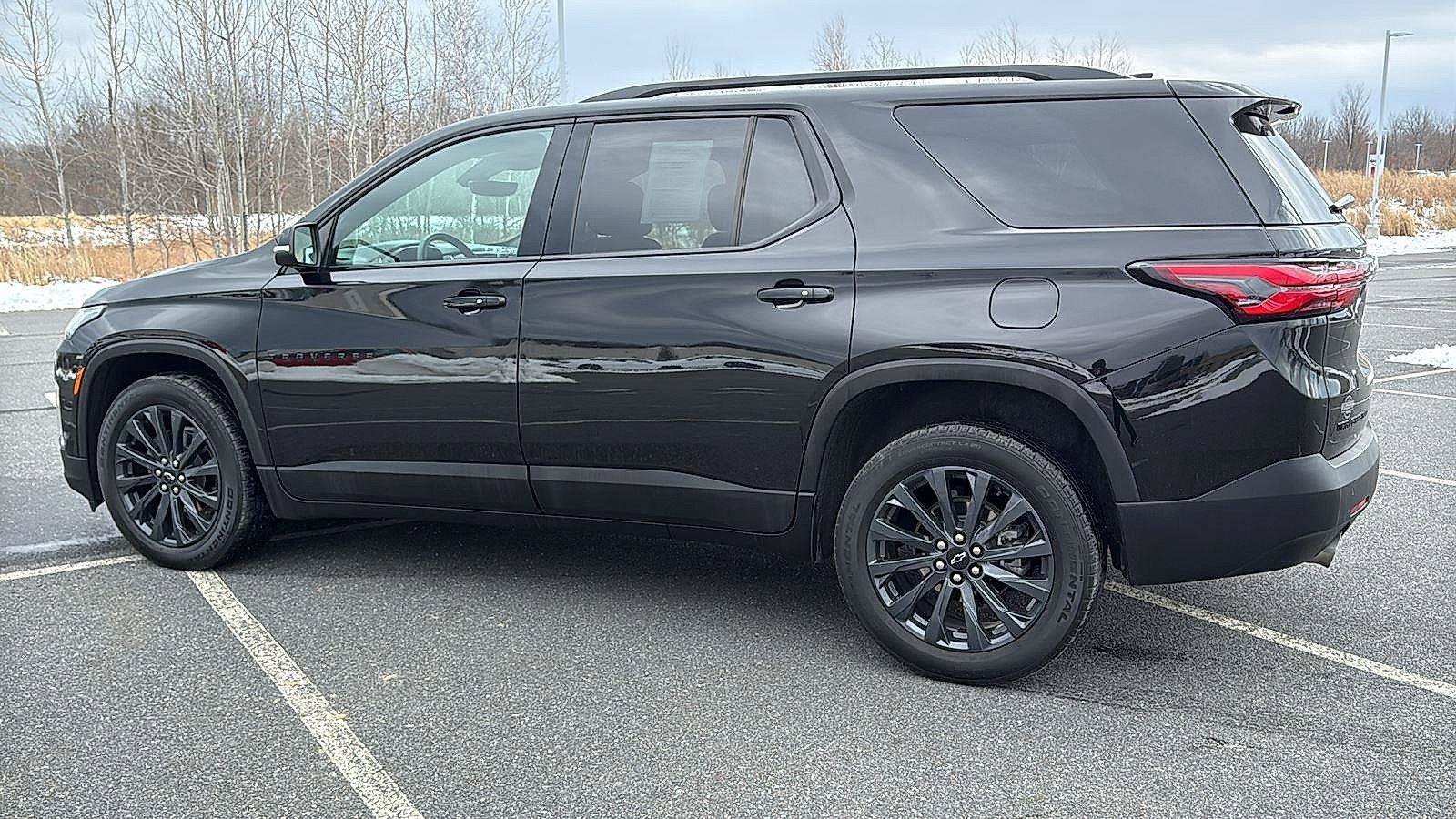 Used 2023 Chevrolet Traverse RS w/ LPO, Cargo Package AWD/4WD image 10
