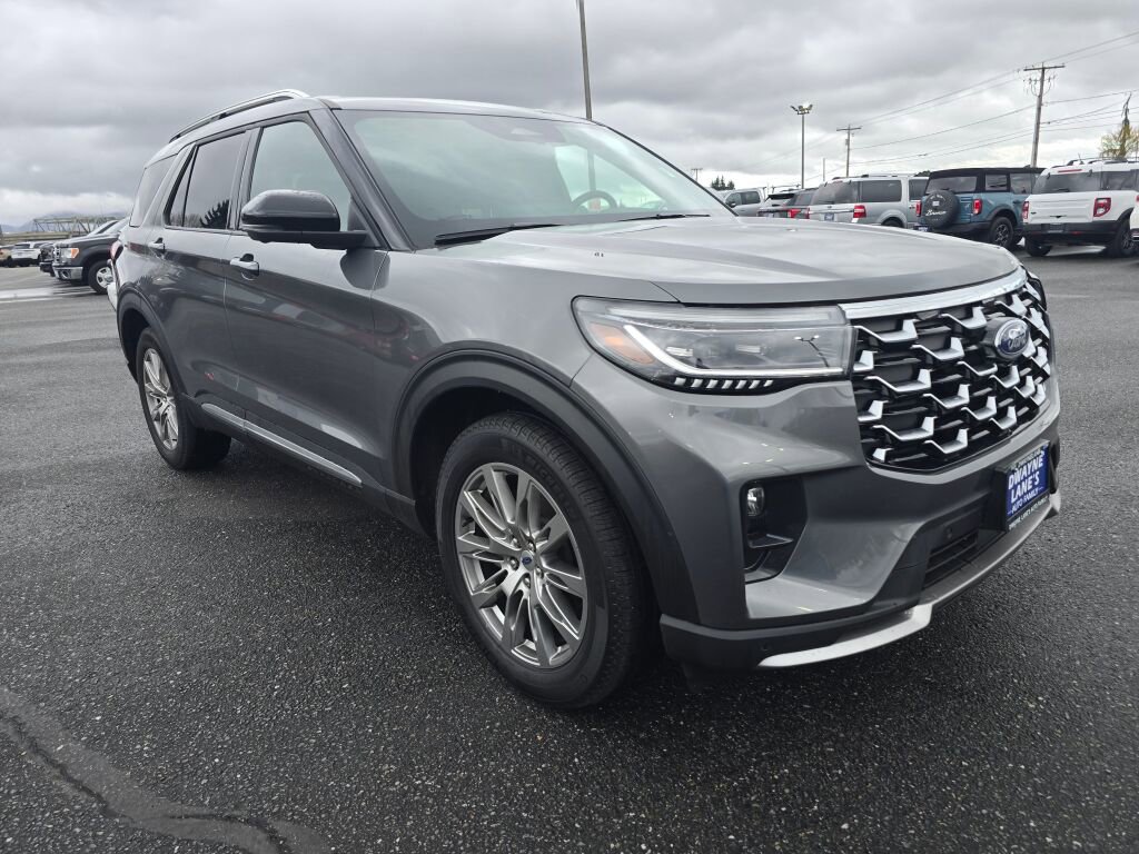 Used 2025 Ford Explorer Platinum AWD/4WD image 3