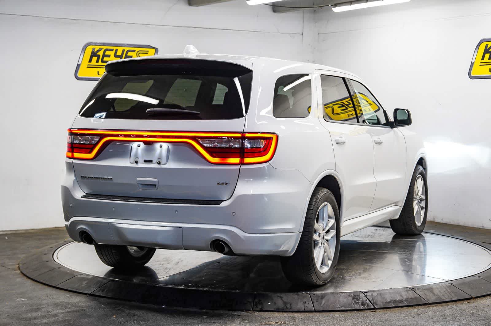 Used 2022 Dodge Durango GT RWD image 3