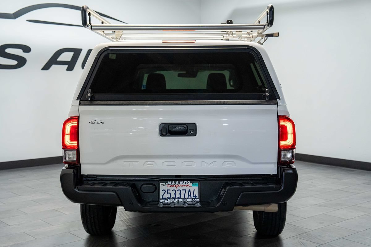 Used 2023 Toyota Tacoma SR RWD image 4
