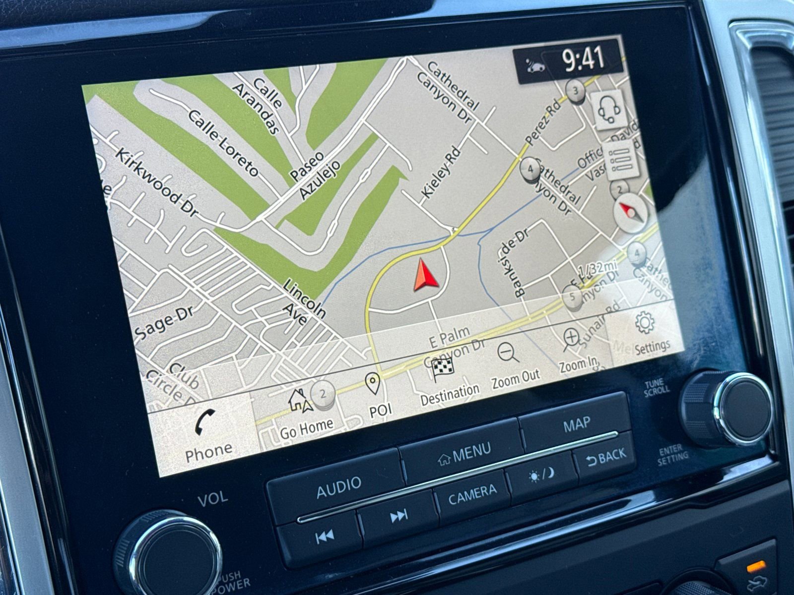 Used 2021 Nissan Titan SV w/ SV Convenience Package image 17