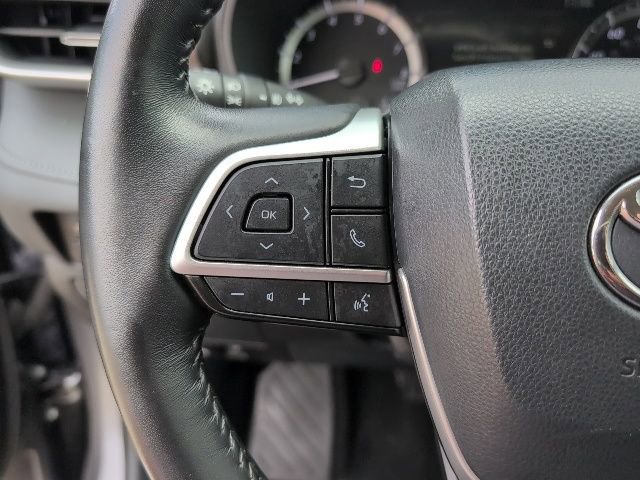 Used 2024 Toyota Highlander LE image 19