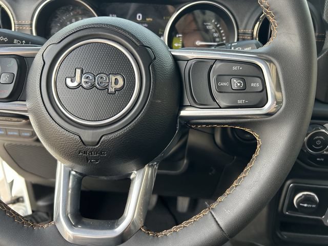 Used 2023 Jeep Wrangler Unlimited Sahara AWD/4WD image 25