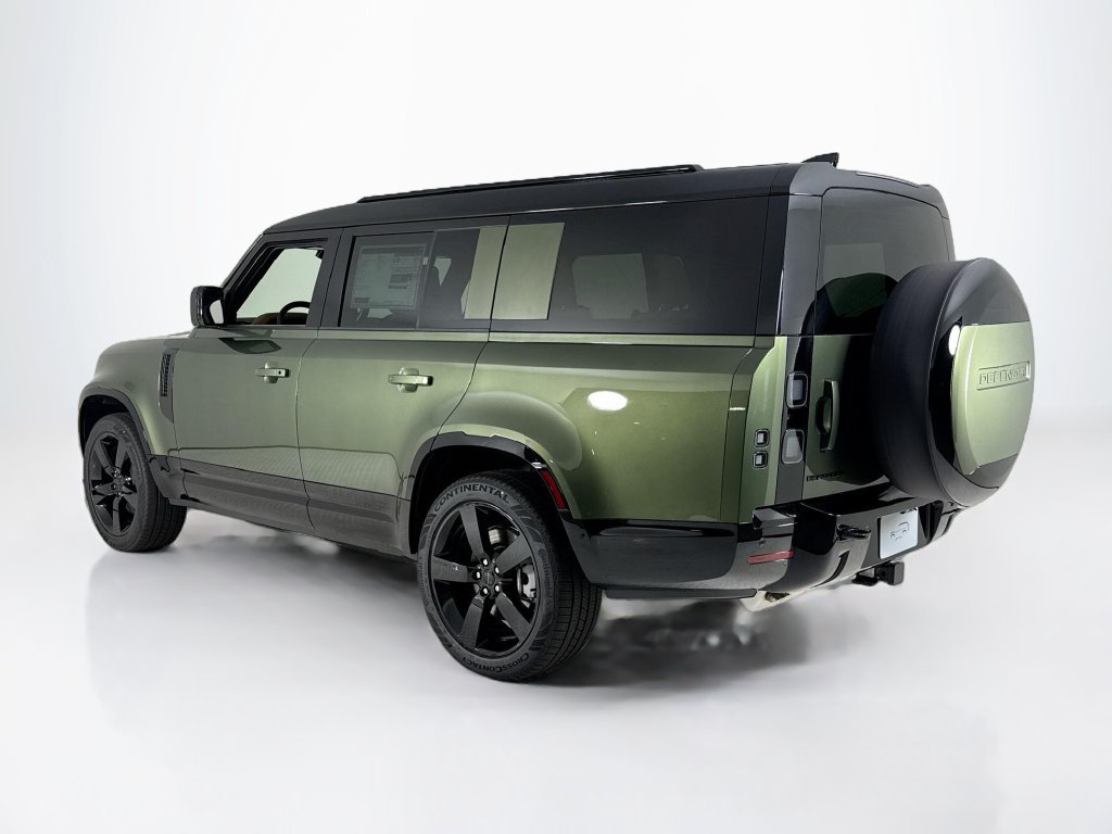 New 2026 Land Rover Defender 130 X-Dynamic SE AWD/4WD image 3