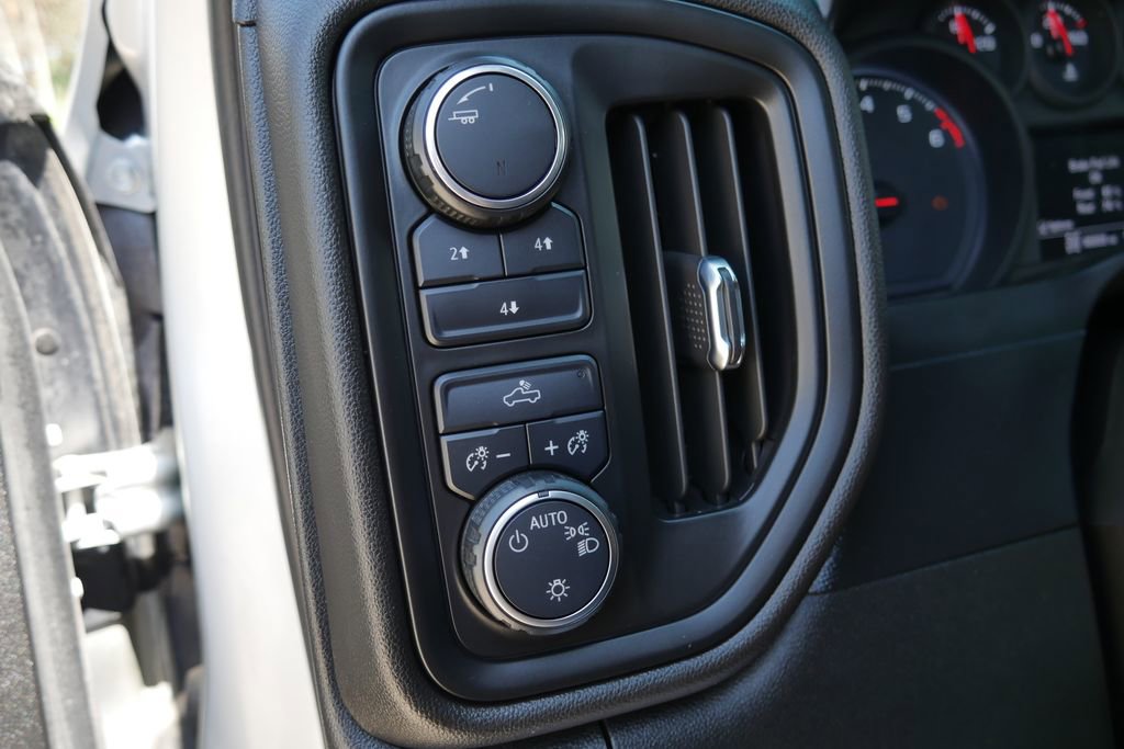 Used 2021 Chevrolet Silverado 2500 Custom w/ Custom Convenience Package AWD/4WD image 11