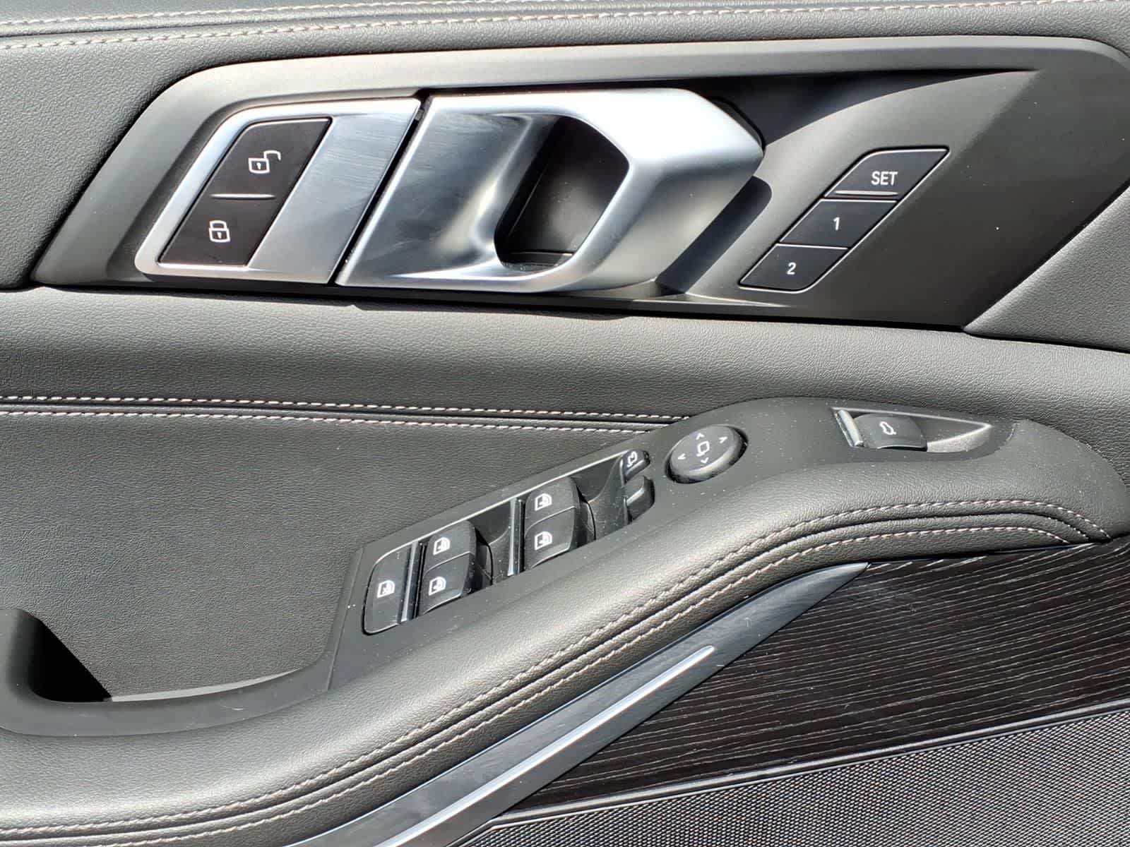 Used 2025 BMW X5 xDrive50e w/ M Sport Package image 14